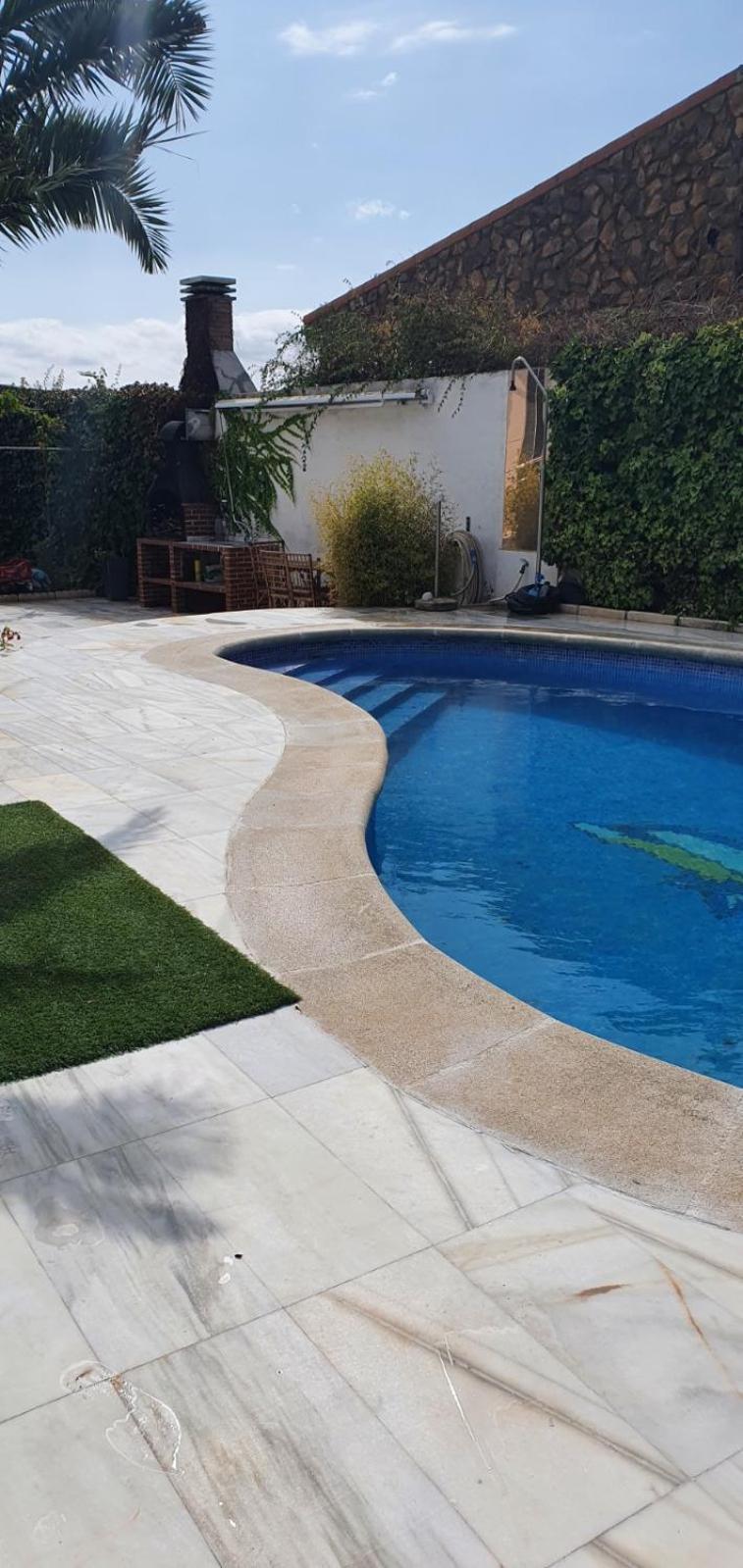 Estupenda Villa En Las Afueras Colmenar de Oreja Bagian luar foto